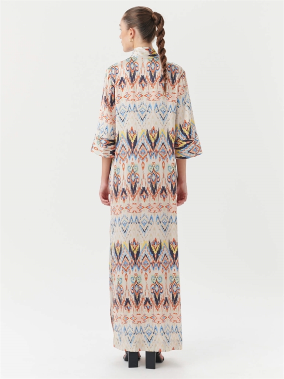 Dea Kudibal Helga Kjole, Ikat Salsa